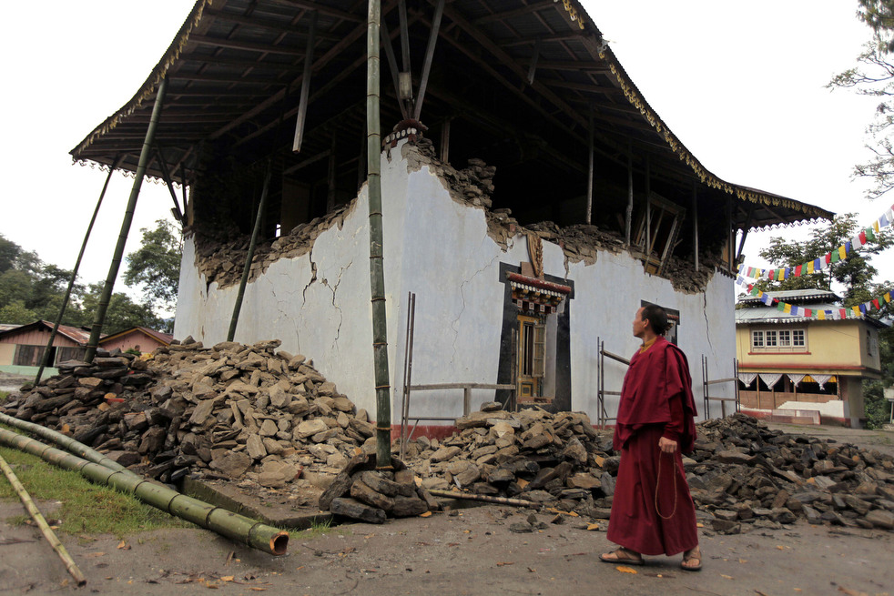 Фотография: Число жертв землетрясении в Индии, Тибете и Непале растет №15 - BigPicture.ru