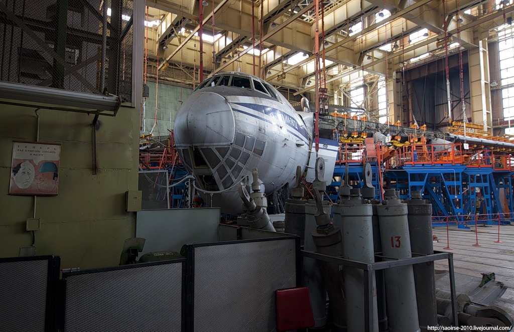 Фотография: Заброшенный цех статических испытаний самолетов №2 - BigPicture.ru