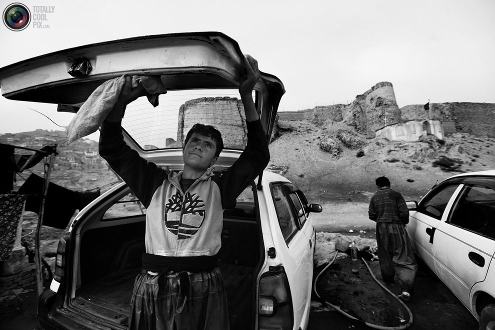 Фотография: На автомойке в Афганистане №20 - BigPicture.ru