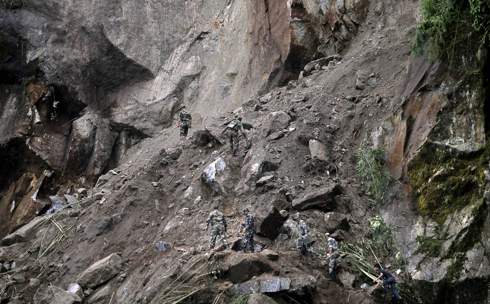 Фотография: Число жертв землетрясении в Индии, Тибете и Непале растет №23 - BigPicture.ru