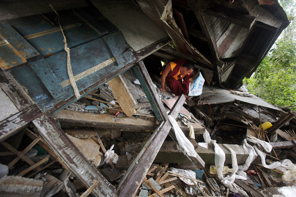 Фотография: Число жертв землетрясении в Индии, Тибете и Непале растет №29 - BigPicture.ru