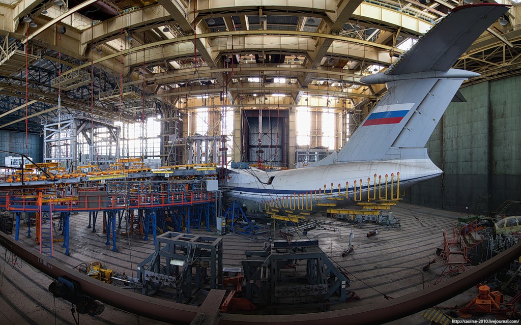 Фотография: Заброшенный цех статических испытаний самолетов №30 - BigPicture.ru