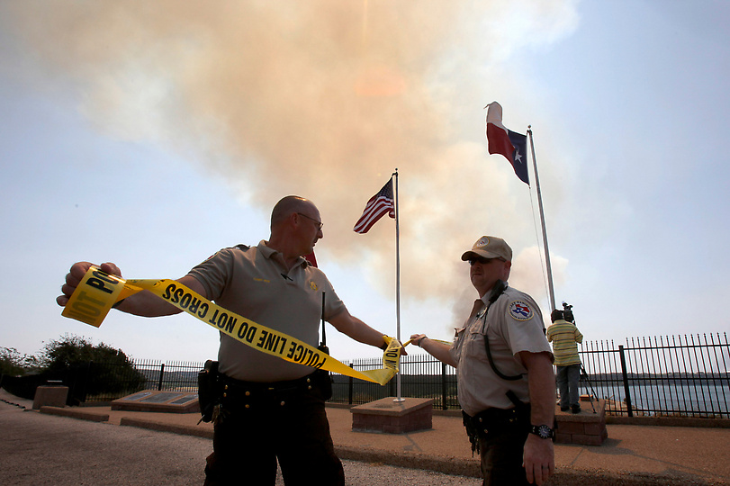 Фотография: Пожары уничтожили десятки домов в Техасе и Оклахоме №4 - BigPicture.ru