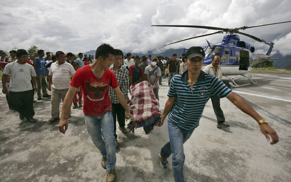 Фотография: Число жертв землетрясении в Индии, Тибете и Непале растет №4 - BigPicture.ru