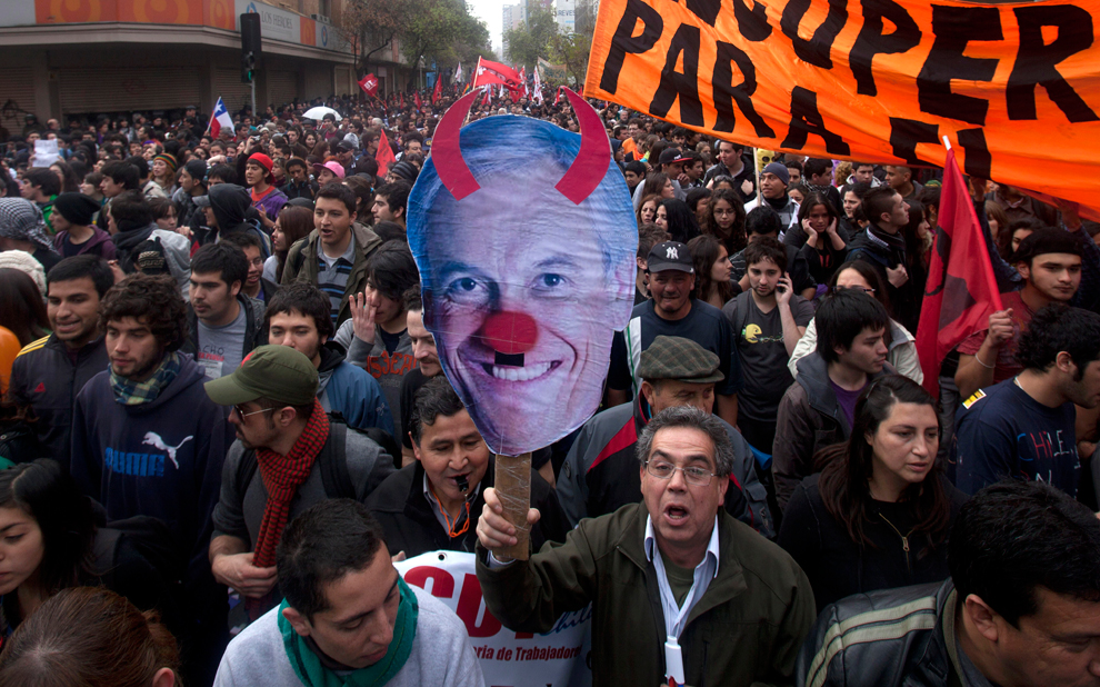 Фотография: Массовые протесты в Чили №34 - BigPicture.ru