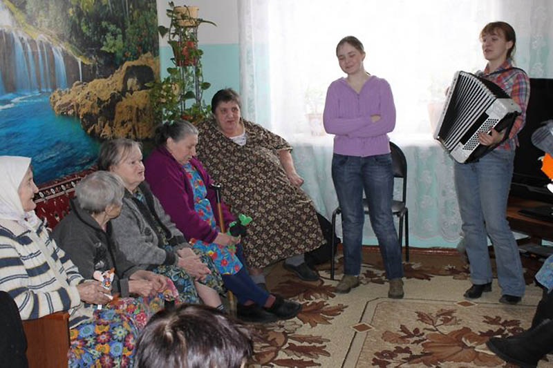 Фотография: Один праздничный день в доме престарелых №34 - BigPicture.ru