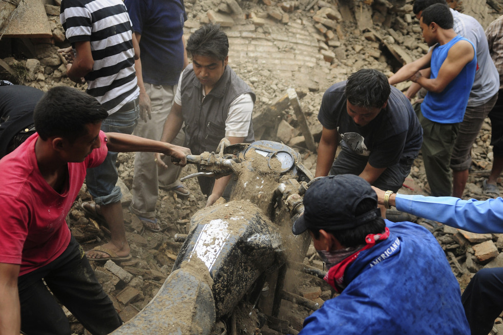 Фотография: Число жертв землетрясении в Индии, Тибете и Непале растет №40 - BigPicture.ru