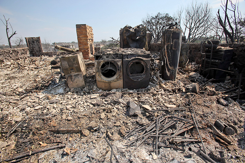 Фотография: Пожары уничтожили десятки домов в Техасе и Оклахоме №8 - BigPicture.ru