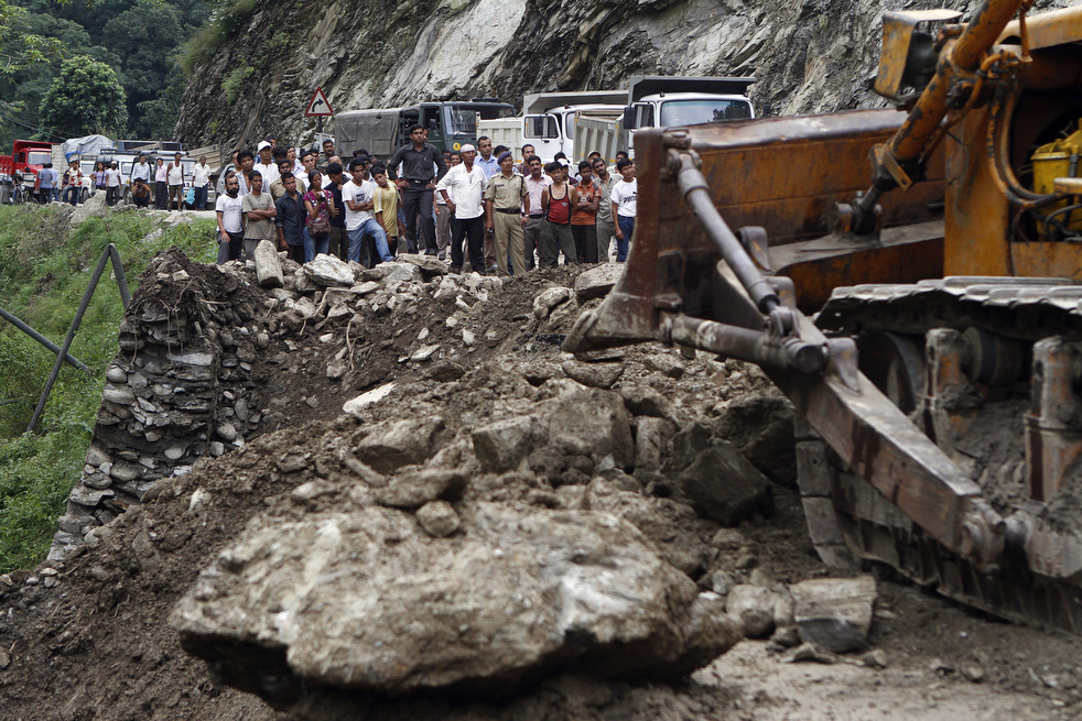 Фотография: Число жертв землетрясении в Индии, Тибете и Непале растет №10 - BigPicture.ru