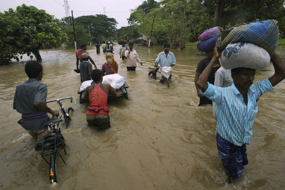 Фотография: Последствия наводнений в Индии и Пакистане №8 - BigPicture.ru