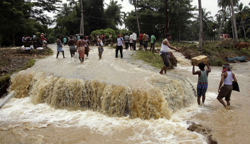 Фотография: Последствия наводнений в Индии и Пакистане №10 - BigPicture.ru