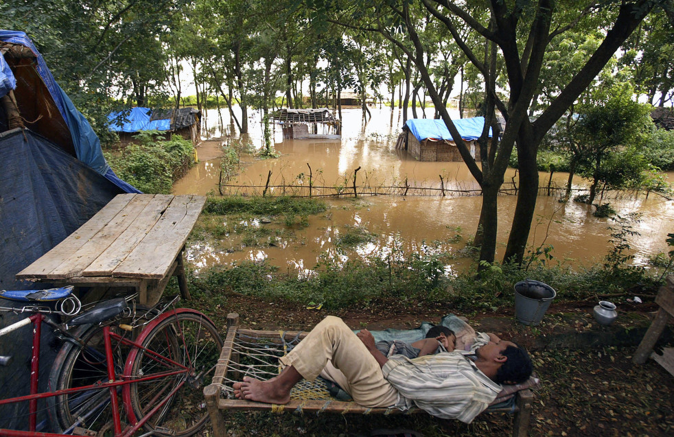 Фотография: Последствия наводнений в Индии и Пакистане №21 - BigPicture.ru