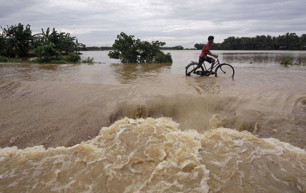 Фотография: Последствия наводнений в Индии и Пакистане №23 - BigPicture.ru