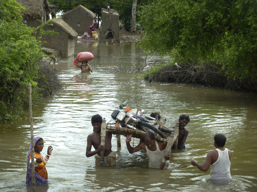 Фотография: Последствия наводнений в Индии и Пакистане №34 - BigPicture.ru