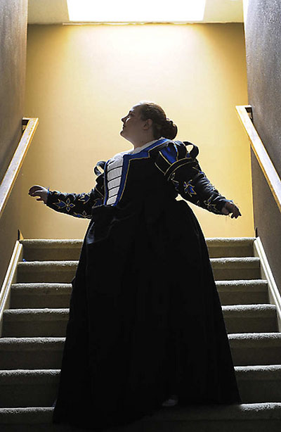 Фотография: Американка пошила костюм итальянской куртизанки 16 века №8 - BigPicture.ru