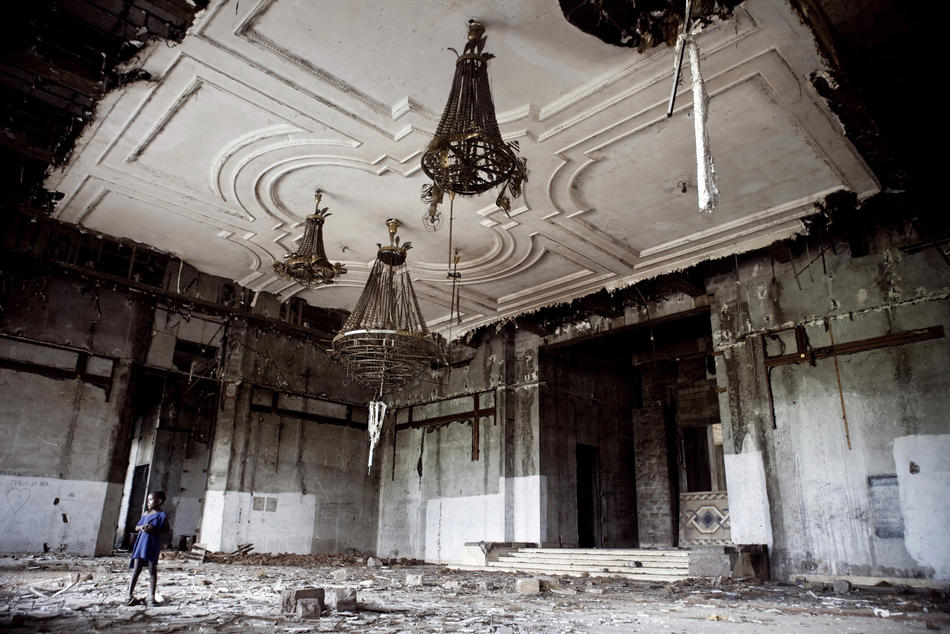 Фотография: Опустевшие дворцы тиранов №23 - BigPicture.ru