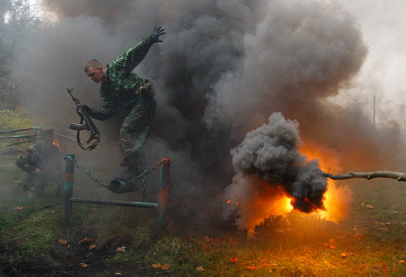 Фотография: Белорусские спецназовцы сдают экзамен на краповый берет №2 - BigPicture.ru