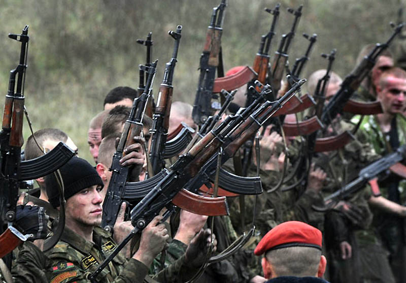 Фотография: Белорусские спецназовцы сдают экзамен на краповый берет №14 - BigPicture.ru