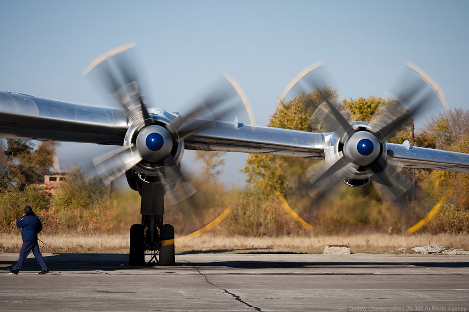 Фотография: Стратегические бомбардировщики на авиабазе в Энгельсе №15 - BigPicture.ru