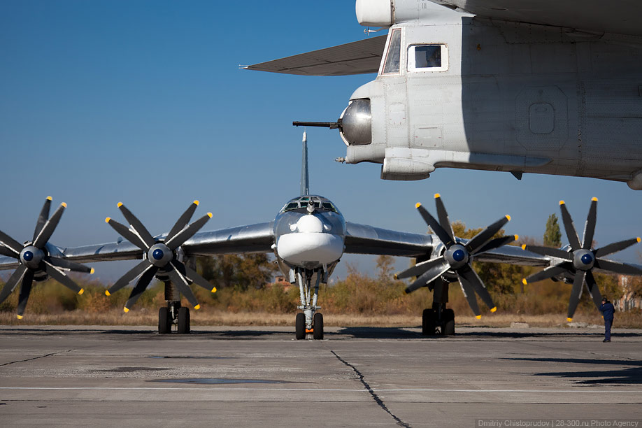 Фотография: Стратегические бомбардировщики на авиабазе в Энгельсе №17 - BigPicture.ru