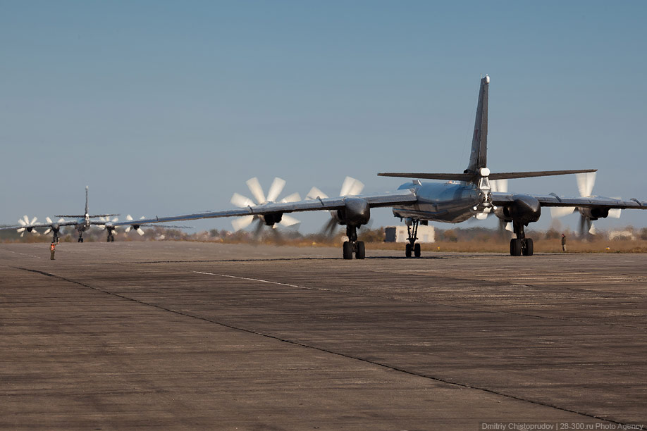 Фотография: Стратегические бомбардировщики на авиабазе в Энгельсе №22 - BigPicture.ru
