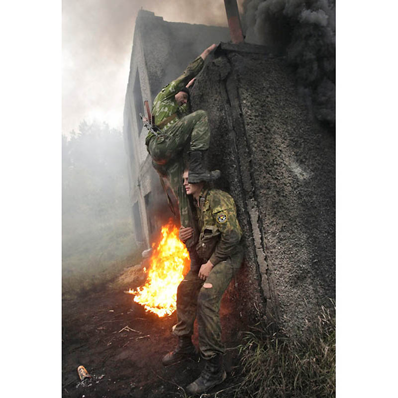 Фотография: Белорусские спецназовцы сдают экзамен на краповый берет №4 - BigPicture.ru