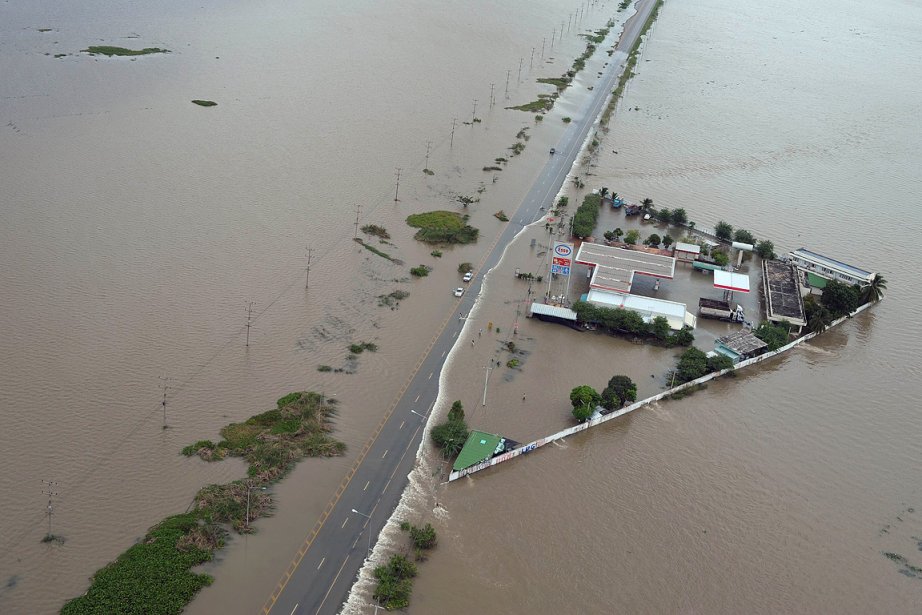 Фотография: Наводнение в Тайланде: Вид сверху (Часть 1) №3 - BigPicture.ru