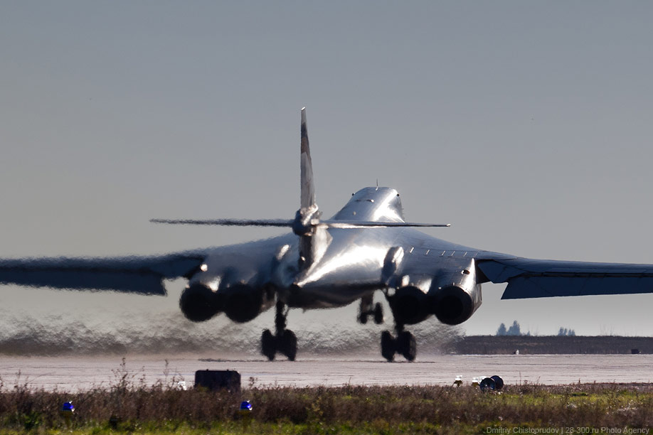 Фотография: Стратегические бомбардировщики на авиабазе в Энгельсе №42 - BigPicture.ru