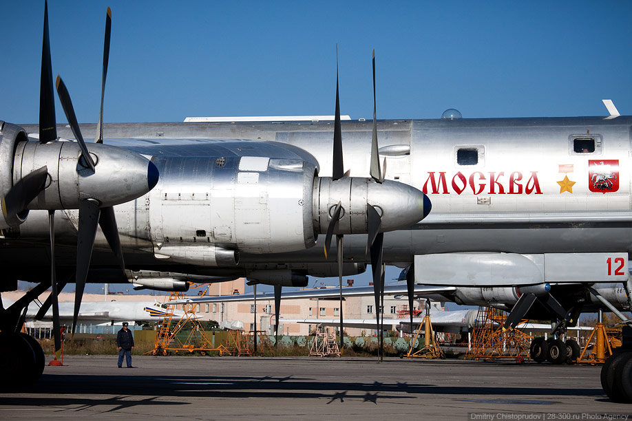 Фотография: Стратегические бомбардировщики на авиабазе в Энгельсе №10 - BigPicture.ru