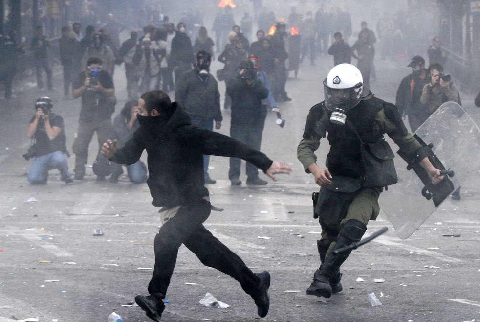 Фотография: Беспорядки в Греции: второй день демонстраций №2 - BigPicture.ru