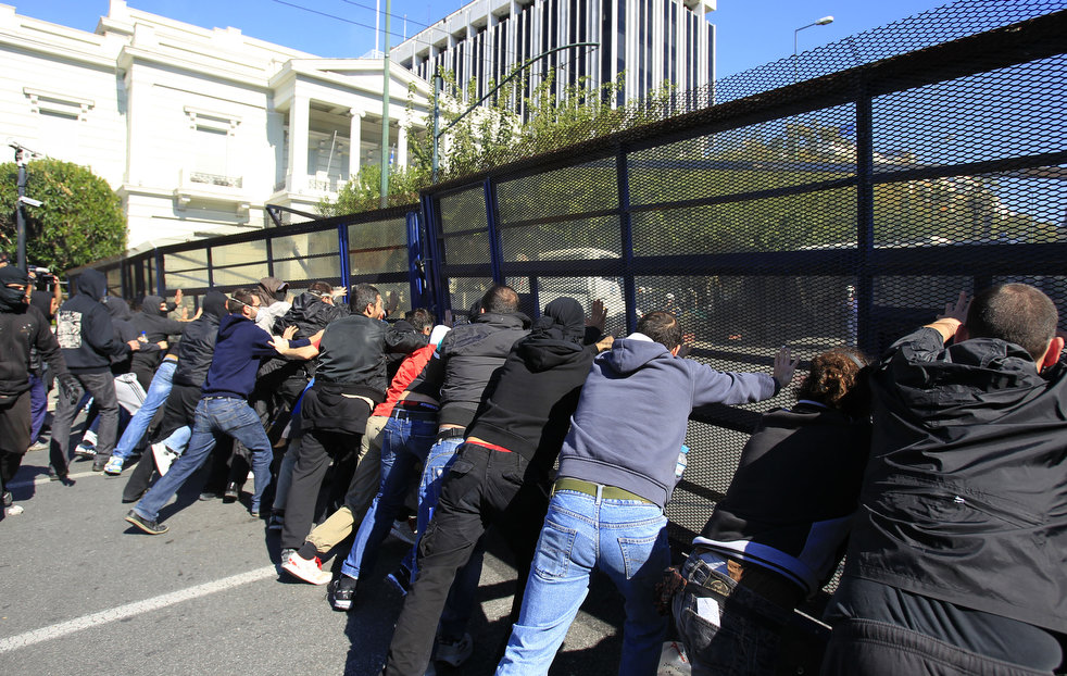 Фотография: Беспорядки в Греции: второй день демонстраций №5 - BigPicture.ru