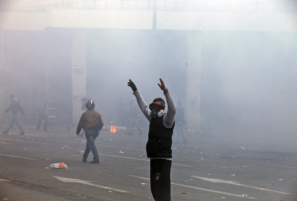 Фотография: Беспорядки в Греции: второй день демонстраций №16 - BigPicture.ru