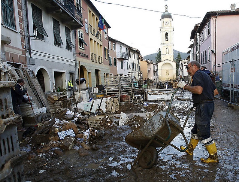 Фотография: Наводнение в северо-западной Италии №12 - BigPicture.ru