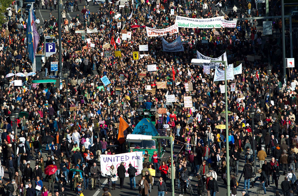 Фотография: Акция захвати Уолл-Стрит охватила весь мир №32 - BigPicture.ru