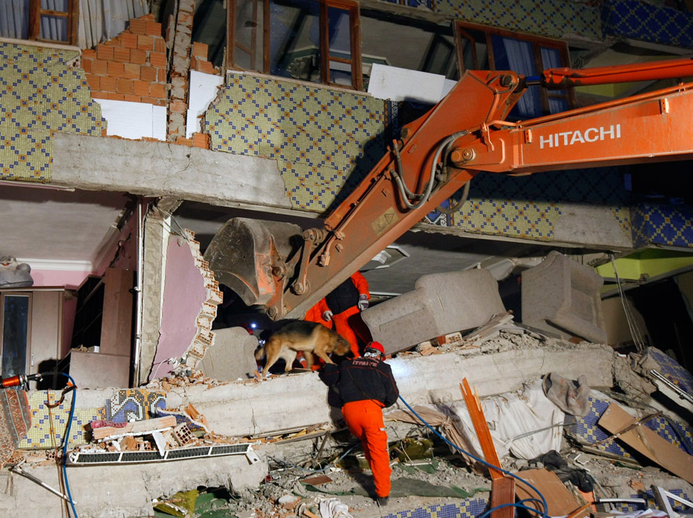 Фотография: Разрушительное землетрясение в Турции №9 - BigPicture.ru
