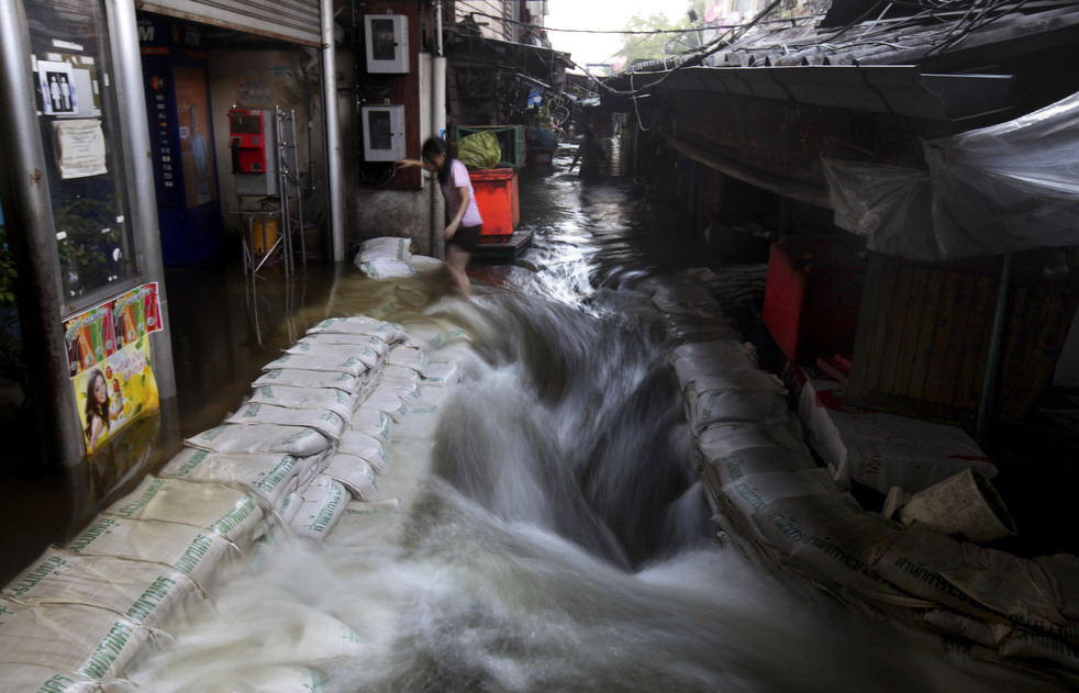 Фотография: Наводнение в Таиланде: Бангкок под угрозой №27 - BigPicture.ru