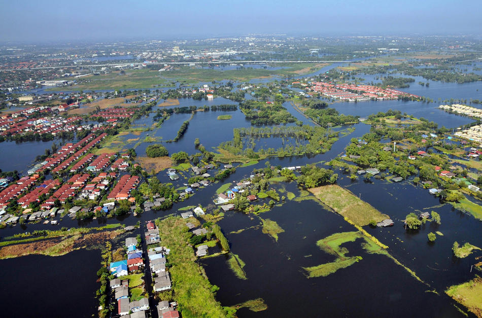 Фотография: Наводнение в Тайланде Вид сверху (Часть 2) №2 - BigPicture.ru