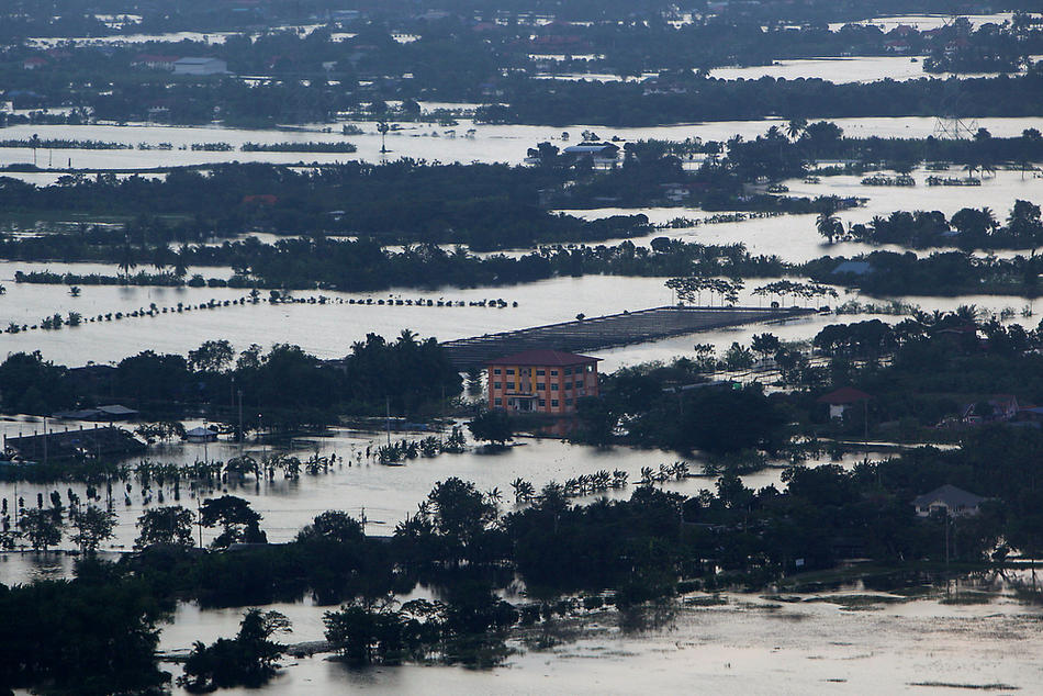 Фотография: Наводнение в Тайланде Вид сверху (Часть 2) №19 - BigPicture.ru
