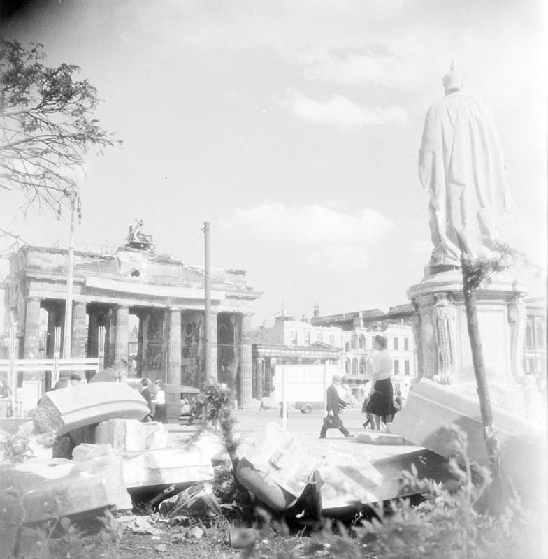 Фотография: Повседневная жизнь Берлина в июле 1945 года №6 - BigPicture.ru