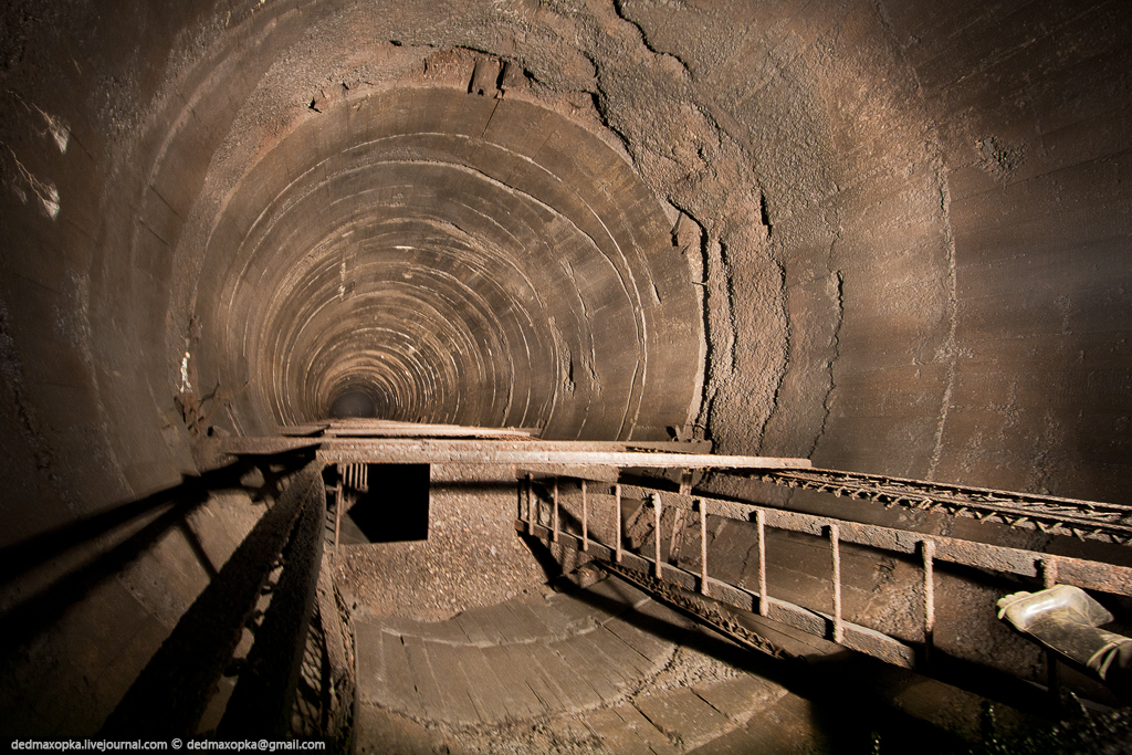 Фотография: Заброшенная железнорудная шахта №7 - BigPicture.ru