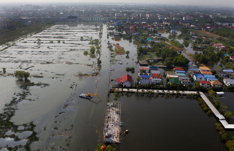 Фотография: Наводнение в Тайланде Вид сверху (Часть 2) №7 - BigPicture.ru