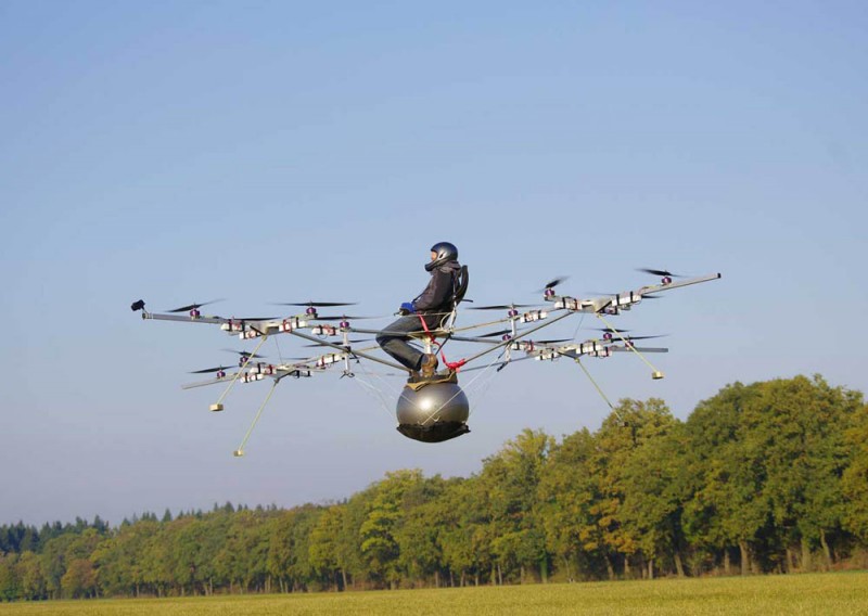 Фотография: Немцы успешно испытали первый в истории пилотируемый мультикоптер №1 - BigPicture.ru