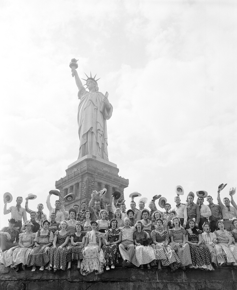 Фотография: Что повидала статуя Свободы за 131 год своего существования №23 - BigPicture.ru