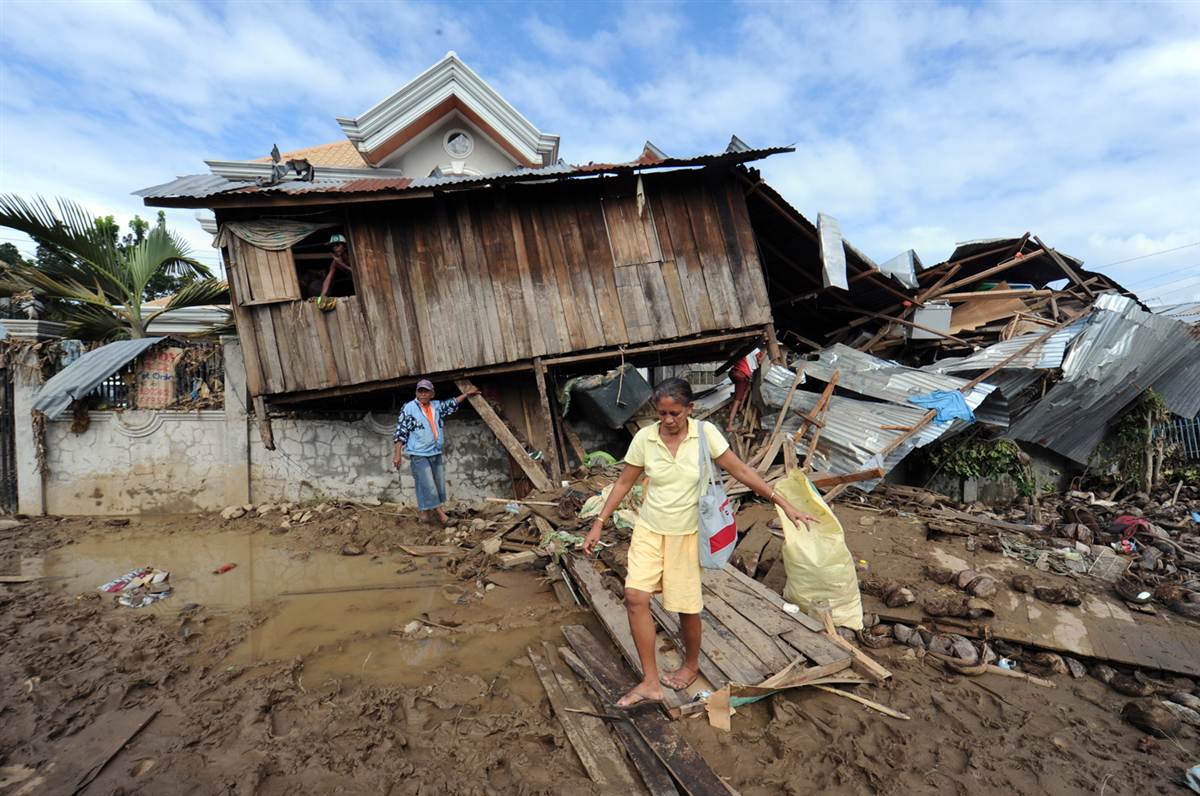 Фотография: Филиппины на грани гуманитарной катастрофы после тайфуна Уоши‎ №3 - BigPicture.ru