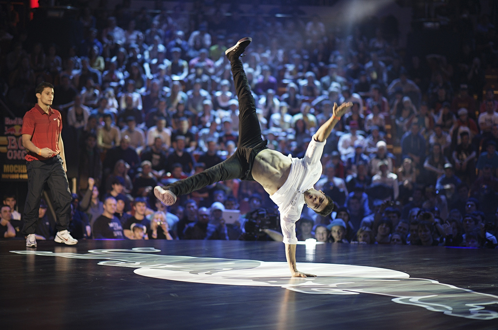 Фотография: Танцоры в стиле Брейкинг-данс №2 - BigPicture.ru
