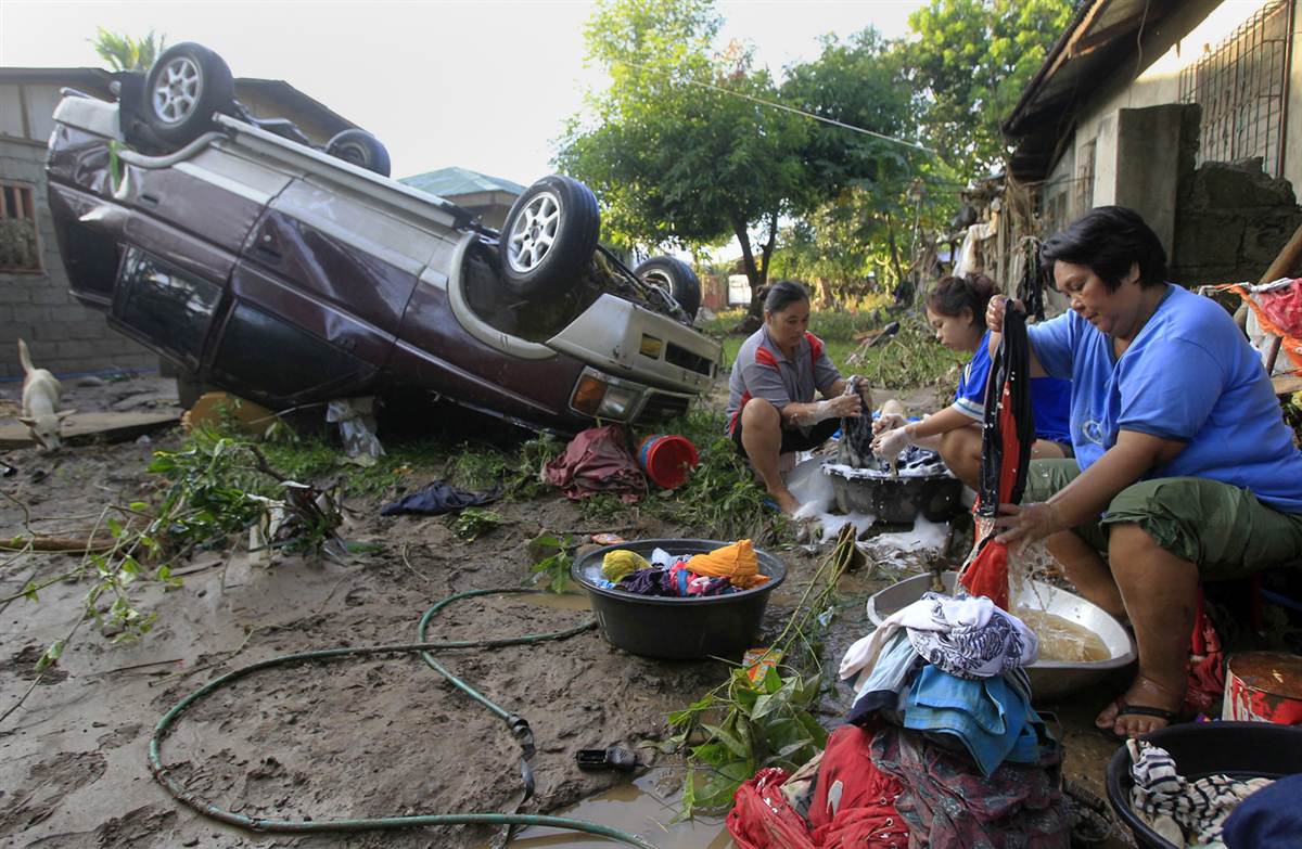 Фотография: Филиппины на грани гуманитарной катастрофы после тайфуна Уоши‎ №13 - BigPicture.ru