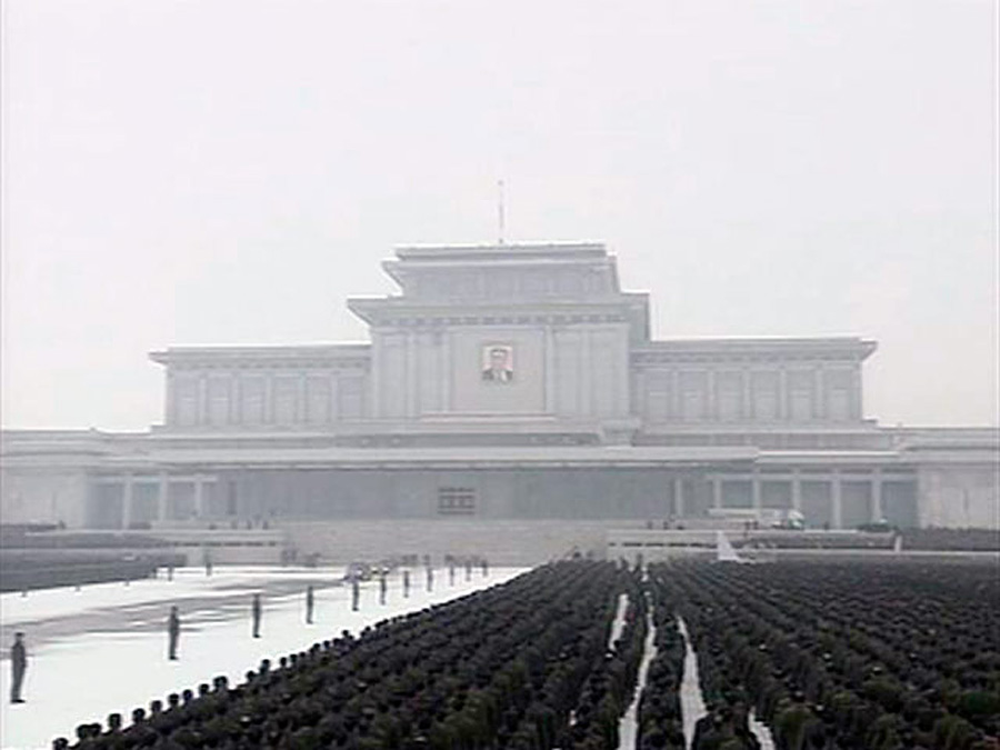Фотография: В Пхеньяне проходит церемония похорон Ким Чен Ира №2 - BigPicture.ru