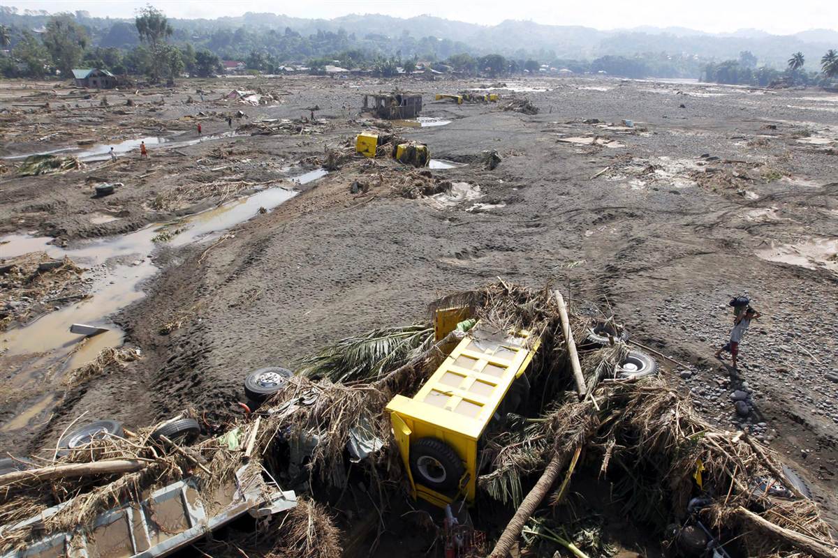 Фотография: Филиппины на грани гуманитарной катастрофы после тайфуна Уоши‎ №16 - BigPicture.ru