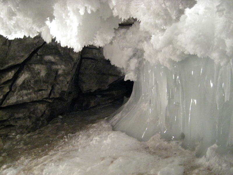 Фотография: Ледовые пещеры со всего мира №20 - BigPicture.ru
