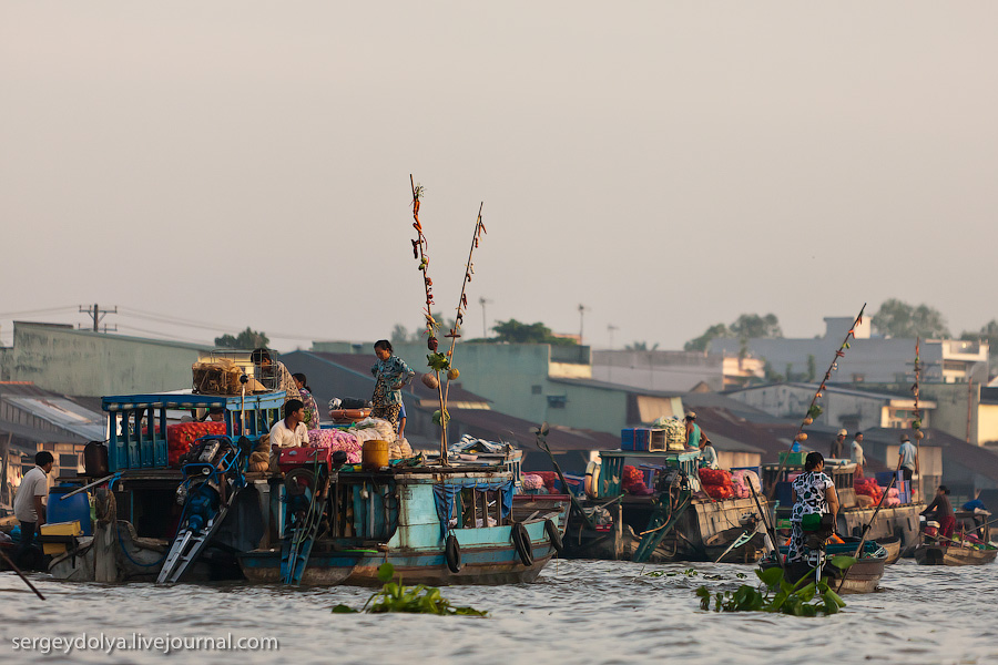 Плавучий рынок Кайранг в дельте Меконга